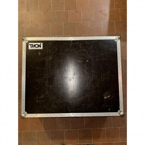 Allen&Heath SQ7 + flightcase 6