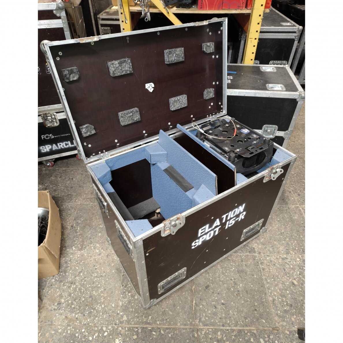 Elation Platinum Spot 15-R B with case (2in1 case) SET of 7 14 Elation Platinum Spot 15-R B with case (2in1 case) SET of 7 14