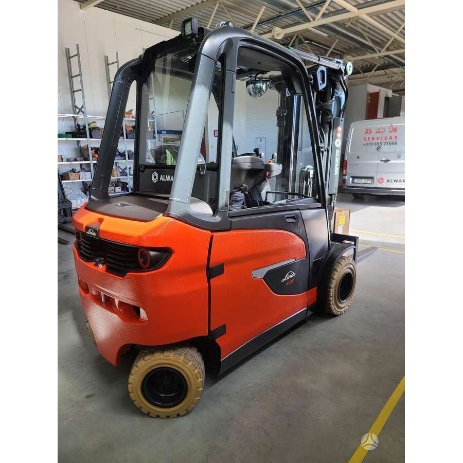 Šakinis keltuvas Linde E35