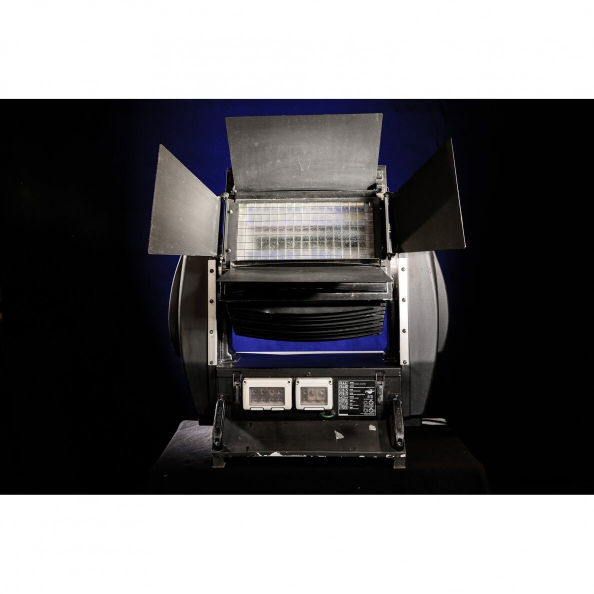 STUDIO DUE CITY COLOR 1800 (C14)  (set of 5 units)  with flightcases 1