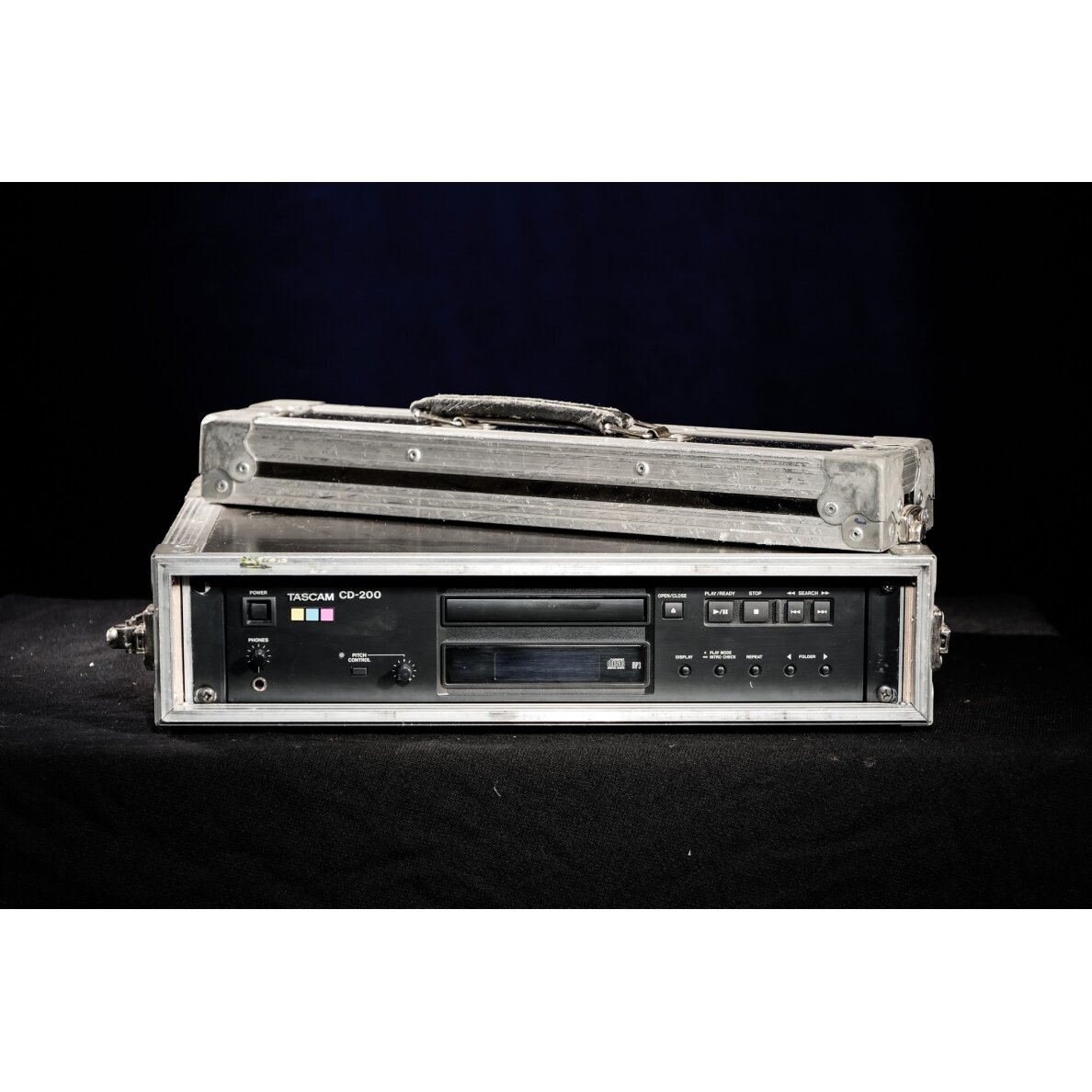 TASCAM CD-200 1